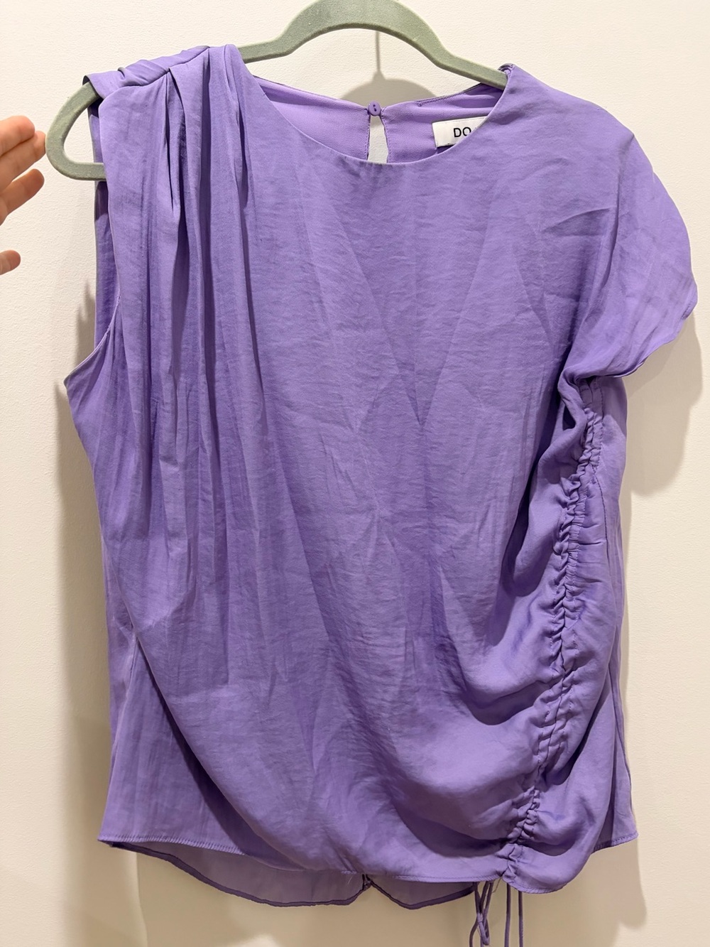 DO+BE asymmetrical top